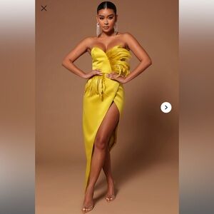 Maxi Dress with Feathers in Color Chartreuse